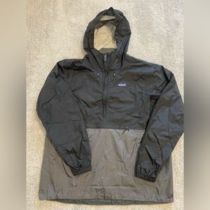Men’s Patagonia waterproof rain jacket